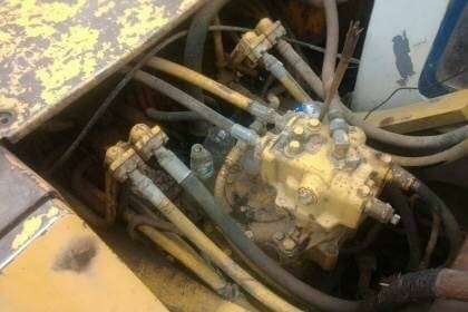 ขาย 485,000 บาท KOMATSU PC200-5 เครื่องดี ปั้มแรง โซ่หนา เอวแน่น ไฟฟ้าตัด พร้อมใช้งาน เอกสารอินวอยท์  รถอยู่ จ.ขอนแก่น โทร 098-1862844อ๊อฟ 101 ไอดีไลน์ ja5657