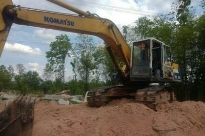 ขาย 485,000 บาท KOMATSU PC200-5 เครื่องดี ปั้มแรง โซ่หนา เอวแน่น ไฟฟ้าตัด พร้อมใช้งาน เอกสารอินวอยท์  รถอยู่ จ.ขอนแก่น โทร 098-1862844อ๊อฟ 101 ไอดีไลน์ ja5657