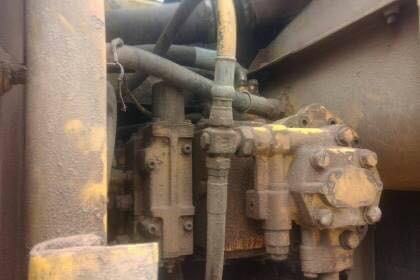 ขาย 485,000 บาท KOMATSU PC200-5 เครื่องดี ปั้มแรง โซ่หนา เอวแน่น ไฟฟ้าตัด พร้อมใช้งาน เอกสารอินวอยท์  รถอยู่ จ.ขอนแก่น โทร 098-1862844อ๊อฟ 101 ไอดีไลน์ ja5657
