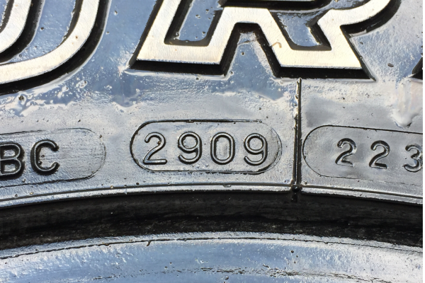 ยาง Mud Maxxis 32 11.5 R15 ดอกเต็ม ไม่มีปะ ราคาไม่แพง