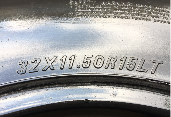 ยาง Mud Maxxis 32 11.5 R15 ดอกเต็ม ไม่มีปะ ราคาไม่แพง
