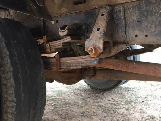 ISUZU NKR57L ราคา 255,000 บาท เครื่อง 4BE1-110 แรง หัวบาง ยางดี คัสชีสวย กระบะยาว 4.2 เมตร พวงมาลัยเ