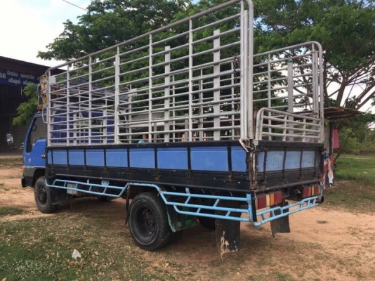 ISUZU NKR57L ราคา 255,000 บาท เครื่อง 4BE1-110 แรง หัวบาง ยางดี คัสชีสวย กระบะยาว 4.2 เมตร พวงมาลัยเ