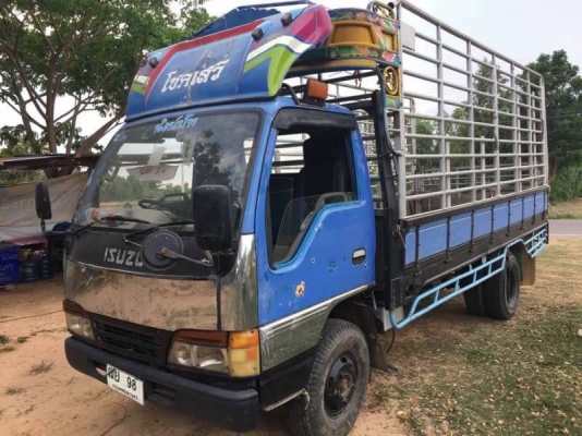 ISUZU NKR57L ราคา 255,000 บาท เครื่อง 4BE1-110 แรง หัวบาง ยางดี คัสชีสวย กระบะยาว 4.2 เมตร พวงมาลัยเ ISUZU NKR57L ราคา 255,000 บาท เครื่อง 4BE1-110 แรง หัวบาง ยางดี คัสชีสวย กระบะยาว 4.2 เมตร พวงมาลัยเ