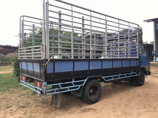 ISUZU NKR57L ราคา 255,000 บาท เครื่อง 4BE1-110 แรง หัวบาง ยางดี คัสชีสวย กระบะยาว 4.2 เมตร พวงมาลัยเ