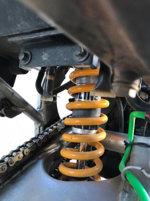 ขายโช๊คโอลิน สภาพดี น้องๆของใหม่เลย. ใส่ขี่2ทริปสั้นๆ. ขายรถไปเอา140g เลยถอดขายครับ. กล่อง คู่มือ ตัวปรับครับ. ของใหม่ 9900บาท.  ขอขาย6500บาท. ใส่แล้วขี่ดีมากครับ. ปรับได้หลายระดับ.