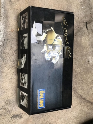 ขายโช๊คโอลิน สภาพดี น้องๆของใหม่เลย. ใส่ขี่2ทริปสั้นๆ. ขายรถไปเอา140g เลยถอดขายครับ. กล่อง คู่มือ ตัวปรับครับ. ของใหม่ 9900บาท.  ขอขาย6500บาท. ใส่แล้วขี่ดีมากครับ. ปรับได้หลายระดับ.