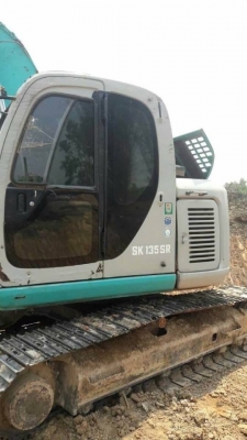 เก่านอก 1 ปี 875,000 KOBELCO SK135SR เครื่องดี ปั้มแรง โช่หนา เอวแน่น ไฟฟ้าครบ เอกสารอินวอยท์  รถอยู่ จ.ร้อยเอ็ด โทร 098-1862844 อ๊อฟ 101 ไอดีไลน์ ja5657