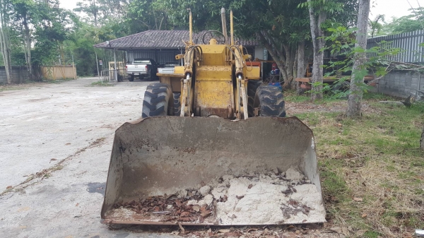 ขาย รถตัก CAT 910 เครื่องดี เกียร์ใหม่ ปั้มดี รถใช้งานได้ครับ ขาย รถตัก CAT 910 เครื่องดี เกียร์ใหม่ ปั้มดี รถใช้งานได้ครับ