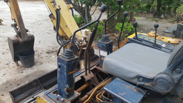 ขาย รถแบคโฮเล็ก KOMATSU PC20-5 เครื่องดี ปั้มดี ช่วงล่างแน่น รถใช้งานอยู่ครับ เอกสารใบซื้อขาย