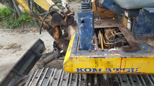 ขาย รถแบคโฮเล็ก KOMATSU PC20-5 เครื่องดี ปั้มดี ช่วงล่างแน่น รถใช้งานอยู่ครับ เอกสารใบซื้อขาย