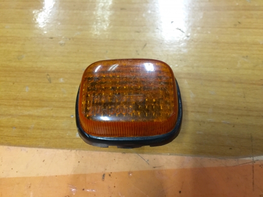 ขายไฟเลี้ยวแก้มข้างรถ DAIHATSU รุ่น MIRA L80 สีส้มเดิมๆ
