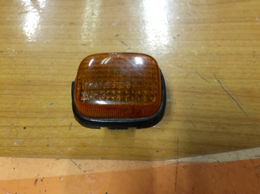 ขายไฟเลี้ยวแก้มข้างรถ DAIHATSU รุ่น MIRA L80 สีส้มเดิมๆ