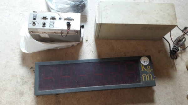 ขาย ตราชั่งขนาด 20 ตัน กว้าง 2.5 เมตร ยาว 5 เมตร อุปกรณ์มีครบ ราคาต่อรองได้ครับ