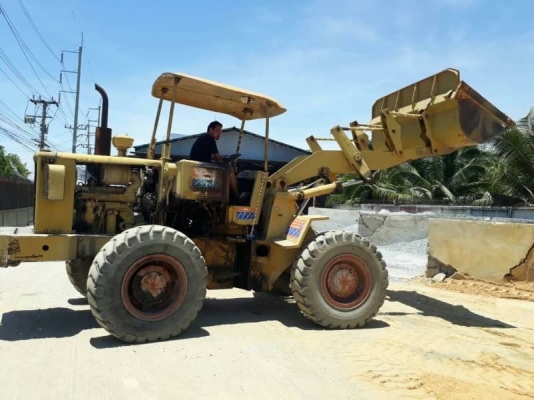 ขายรถตัก 425,000 บาท CAT 930 เครื่องดี เกียร์ดี. ปั้มแรง สภาพพร้อมใช้ เอกสารชื้อขาย   รถอยู่ กทม.  โทร098-1862844อ๊อฟ 101 ไอดีไลน์ ja5657