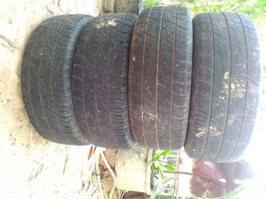 ยางบริจโตน215/65/15 ถอดออกจากวีโก้
