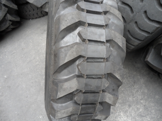 ยางหล่อ 12.5/70-16 ยางโครงสวยหล่อ พร้อมจำหน่ายแล้วครับ ยางหล่อ 12.5/70-16 ยางโครงสวยหล่อ พร้อมจำหน่ายแล้วครับ