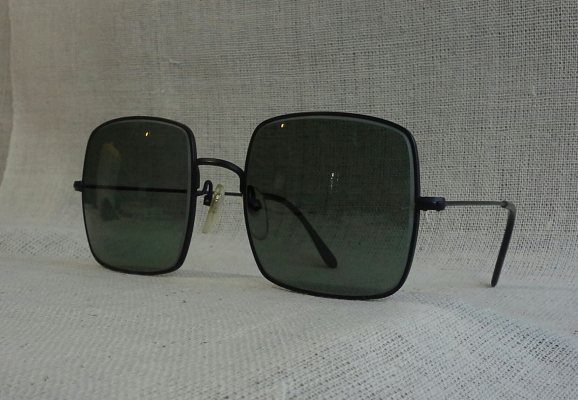 แว่นตาเยอรมันวินเทจ ยุค &#039;70s  &#039;ราชสีห์ดำ&#039; ที่สมบูรณ์แบบที่สุด!  Vintage MOLLER handmade in Germany