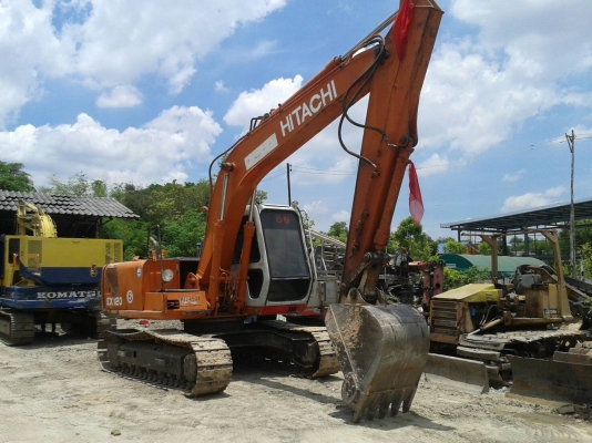 ขาย 735,000 รถเเบคโฮ HITACHI 120-2 คอนโทรสั้น รถเก่านอกแท้ เอกสารทะเบียน ไฟฟ้า แอร์ครบ ไลน์หัวเจาะพร้อม  จ.กรุงเทพมหานคร 090-772-3710 090-772-3708