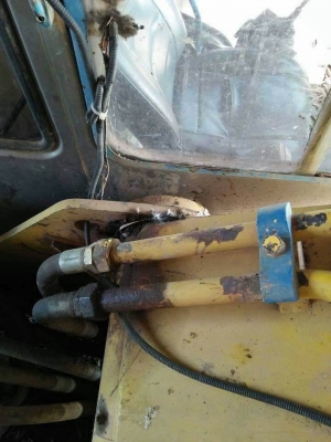 ขาย 650,000 KOBELCO SK200 MARK 3 เก๋งเทา เล่มทะเบียน เครื่องดี  ปั้มแรง เอวดี ช่าวล่างดี รถพร้อมใช้  รถอยู่ จ.นครปฐม โทร&amp;ไอดีไลน์ 0610710295