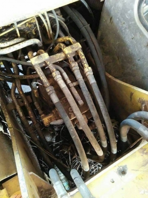 ขาย 650,000 KOBELCO SK200 MARK 3 เก๋งเทา เล่มทะเบียน เครื่องดี  ปั้มแรง เอวดี ช่าวล่างดี รถพร้อมใช้  รถอยู่ จ.นครปฐม โทร&amp;ไอดีไลน์ 0610710295