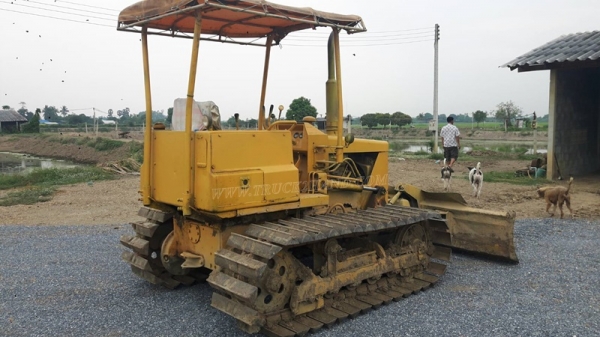 รถแทรกเตอร์  Komatsu  Model D2OP-5   รุ่น5