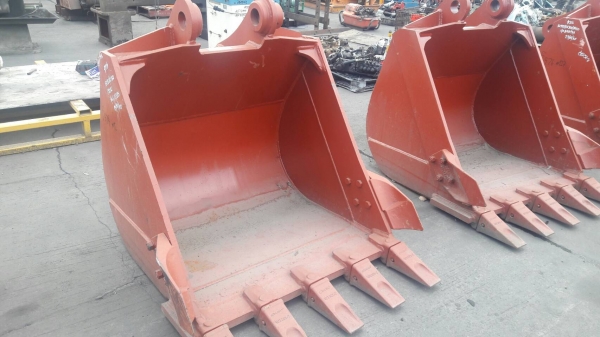 ขายบุ้งกี๋  รถขุด120 รูสลัก 65 ของใหม่ ราคา 33,000 บาท