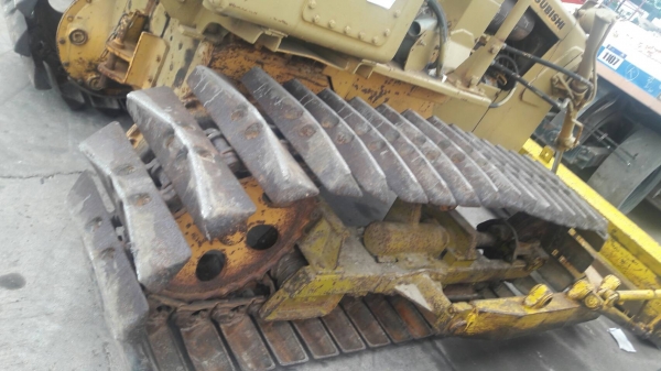 ลดราคาสุดๆๆเหลือ 260,000บาท ขายรถดันดิน MITSUBISHI รุ่น bd2f ใบมีด4ทิศ เก่านอก สภาพสวย (ยาว 2เมตร10เซน) ขายราคา 280,000 สนใจติดต่อ 0818833166 ลดราคาสุดๆๆเหลือ 260,000บาท ขายรถดันดิน MITSUBISHI รุ่น bd2f ใบมีด4ทิศ เก่านอก สภาพสวย (ยาว 2เมตร10เซน) ขายราคา 280,000 สนใจติดต่อ 0818833166