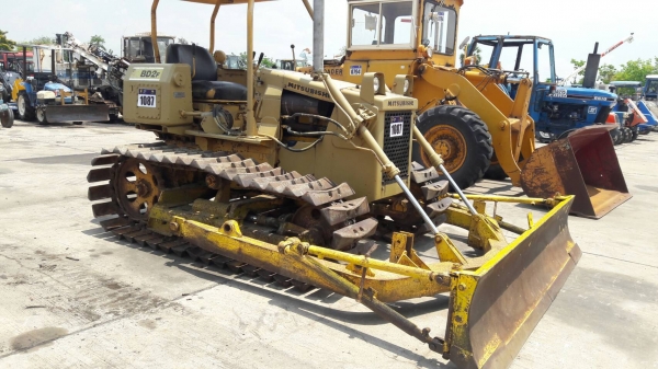 ลดราคาสุดๆๆเหลือ 260,000บาท ขายรถดันดิน MITSUBISHI รุ่น bd2f ใบมีด4ทิศ เก่านอก สภาพสวย (ยาว 2เมตร10เซน) ขายราคา 280,000 สนใจติดต่อ 0818833166 ลดราคาสุดๆๆเหลือ 260,000บาท ขายรถดันดิน MITSUBISHI รุ่น bd2f ใบมีด4ทิศ เก่านอก สภาพสวย (ยาว 2เมตร10เซน) ขายราคา 280,000 สนใจติดต่อ 0818833166