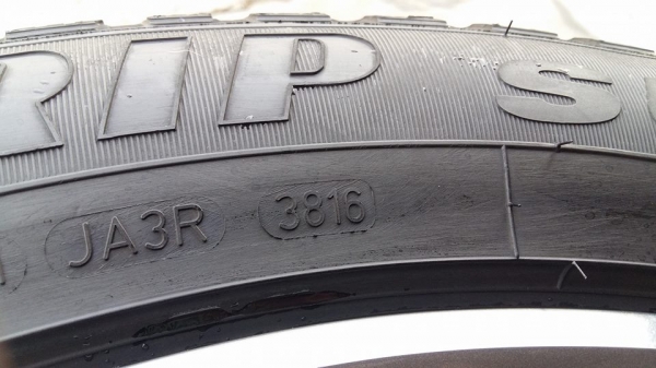 ขายล้อแม็กพร้อมยางป้ายแดง ford everest 20&quot;