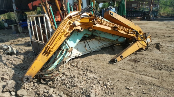 ขายอาร์มชุดล่ะ 35,000 บาท สามารถ แบ่งแยก ขายได้ อาร์ม 15,0000บาท/ สามเหลี่ยม 15,000บาท/บูม 15,000 บาท/