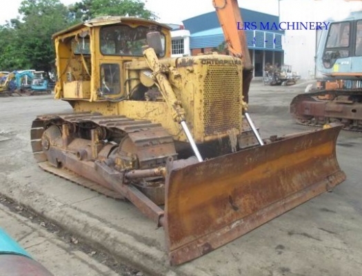 แทรคเตอร์ Caterpillar รุ่น D6C แทรคเตอร์ Caterpillar รุ่น D6C