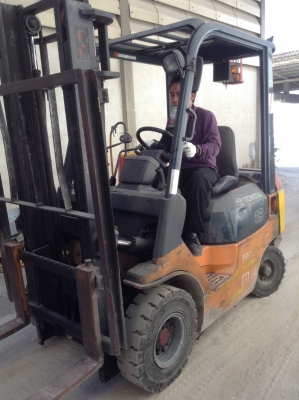 +++ ขายโฟล์คลิฟท์  TOYOTA 7FD15  ขนาด  1.5  ตัน  เครื่องยนต์ดีเซล  เสา  3  เมตร  เกียร์ธรรมดา  งา 1,070  มม.  ยางตันครับ