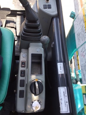 ขายKOBELCO SK135SR-1ES  YY04   มาใหม่  เก่าญี่ปุ่นแท้  มีผานดัน  มีลายแย๊ก  4,XXX  ชั่วโมง  สภาพสวยมากๆๆ  ลองระบบกันได้ทุกวัน  โทร  089-3818694  ดวงนภา