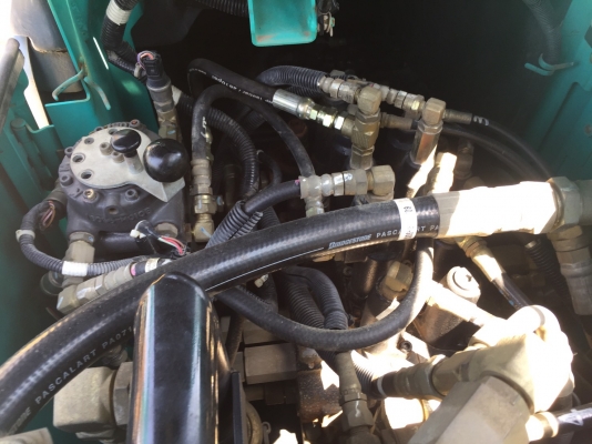 ขายKOBELCO SK135SR-1ES  YY04   มาใหม่  เก่าญี่ปุ่นแท้  มีผานดัน  มีลายแย๊ก  4,XXX  ชั่วโมง  สภาพสวยมากๆๆ  ลองระบบกันได้ทุกวัน  โทร  089-3818694  ดวงนภา