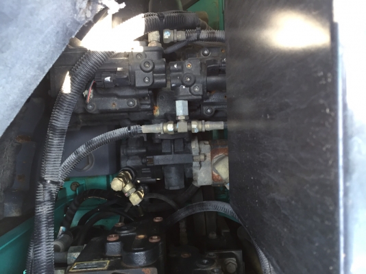 ขายKOBELCO SK135SR-1ES  YY04   มาใหม่  เก่าญี่ปุ่นแท้  มีผานดัน  มีลายแย๊ก  4,XXX  ชั่วโมง  สภาพสวยมากๆๆ  ลองระบบกันได้ทุกวัน  โทร  089-3818694  ดวงนภา