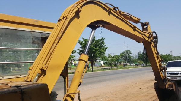 ขาย แบคโฮ KOMATSU 10 HT รุ่น 2 มีไลน์แย็กเรียบร้อย เครื่องแน่น ปั้มดี เอวไม่หลวม ช่วงล่างเต็ม เอกสารใบซื้อขาย