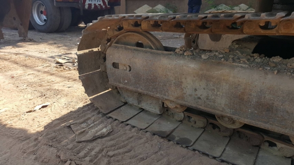 ขาย แบคโฮ KOMATSU 10 HT รุ่น 2 มีไลน์แย็กเรียบร้อย เครื่องแน่น ปั้มดี เอวไม่หลวม ช่วงล่างเต็ม เอกสารใบซื้อขาย