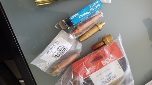 ขายอุปกรณ์หัวตัดแก๊ซมีหลายชิ้นเหมารวมราคาชิ้นละ 100 บาท ขายอุปกรณ์หัวตัดแก๊ซมีหลายชิ้นเหมารวมราคาชิ้นละ 100 บาท