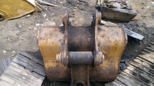 ขายบุ้งกี้เก่าติดรถ  รุ่น-200  2ลูก  รุ่น-315  1 ลูก ขายตามสภาพ ขายไม่แพงครับ