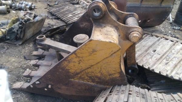 ขายบุ้งกี้เก่าติดรถ  รุ่น-200  2ลูก  รุ่น-315  1 ลูก ขายตามสภาพ ขายไม่แพงครับ