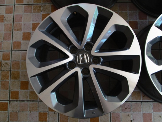 ขายล้อ ACCORD G9 ขอบ 18 ตัวท็อป 1ชุด สวยๆ ขายล้อ ACCORD G9 ขอบ 18 ตัวท็อป 1ชุด สวยๆ