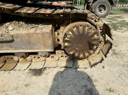 ขาย 385,000 KOMATSU  200 - 5 ซี่เรียลสูง 64913  เครื่องดี ปั้มดี  เอวแน่น  ช่วงล่างพอใช้รถทำงานอยู่   รถอยู่ นครปฐม โทร&amp;ไอดีไลน์ 0610710295