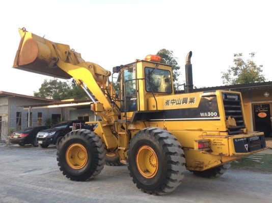 KOMATSU WA300-1 ซีเรียลสูง สภาพดีพร้อมใช้งาน