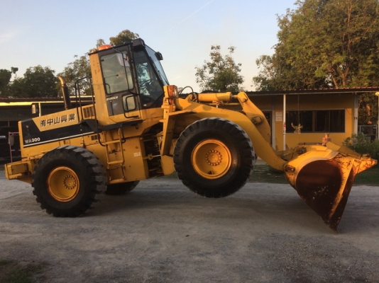 KOMATSU WA300-1 ซีเรียลสูง สภาพดีพร้อมใช้งาน