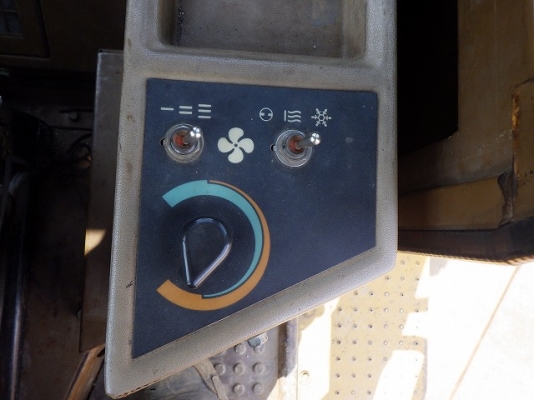 รถตัก CAT 936F สภาพสวย นำเข้าจากญี่ปุ่น ราคาไม่แพงครับ รถตัก CAT 936F สภาพสวย นำเข้าจากญี่ปุ่น ราคาไม่แพงครับ