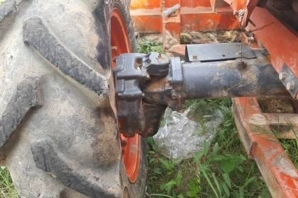 ขาย 365,000 รถไถ KUBOTA M6040 ปี 56 ฝาครอบเครื่องมีบุบ เอกสารเล่มทะเบียนเต็ม อุปกรณ์มีใบดันหน้า และผาน 3  รถอยู่ จ.อุดรธานี โทร&amp;ไอดีไลน์ 0610710295