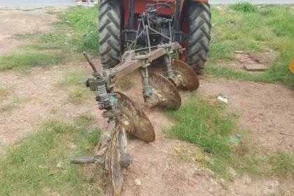 ขาย 365,000 รถไถ KUBOTA M6040 ปี 56 ฝาครอบเครื่องมีบุบ เอกสารเล่มทะเบียนเต็ม อุปกรณ์มีใบดันหน้า และผาน 3  รถอยู่ จ.อุดรธานี โทร&amp;ไอดีไลน์ 0610710295