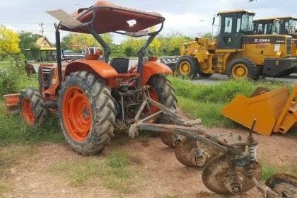 ขาย 365,000 รถไถ KUBOTA M6040 ปี 56 ฝาครอบเครื่องมีบุบ เอกสารเล่มทะเบียนเต็ม อุปกรณ์มีใบดันหน้า และผาน 3  รถอยู่ จ.อุดรธานี  โทร 098-1862844 อ๊อฟ 101 ไอดีไลน์ ja5657