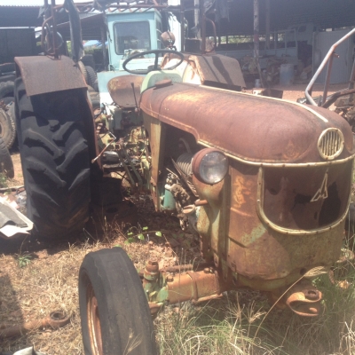 รถไถ โบราน เอาไว้โชว์ ขาย 60000 รถไถ โบราน เอาไว้โชว์ ขาย 60000